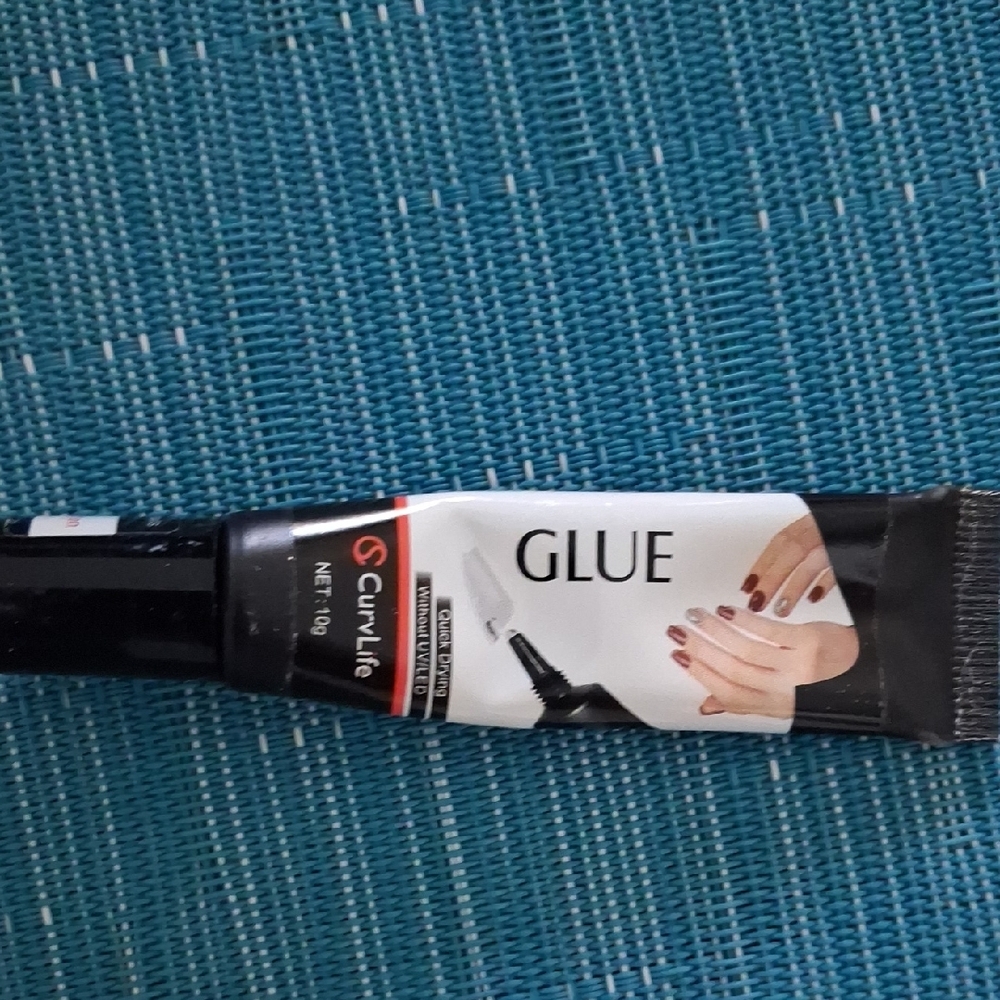 Pink Press On Nails Kit - Picture 4 of 6